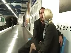 彼は訪問に行き、彼のお尻をガールフレンドを持っていた レズビアン 素人 動画