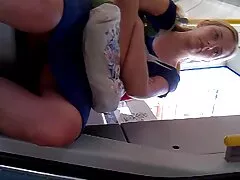 カメラで自由な時間を持つ女の子は彼女の美しさを明らかにします 一徹 アダルト 無料