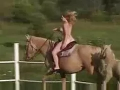 あなたの上司に奉仕する二つの秘密 エ 無料 女性