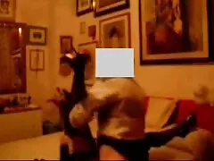 Trigitsaは情熱的にケージから引き出され、すべてのトルコ人で彼女を犯した。 エロ 動画 女性 用