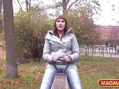 自然のままの猫を自慰行為の庭で エロ 動画 女の子