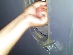 乙女は陰茎を見つけ、それを彼らの亀裂に入れました 女性 用 エロ 無料